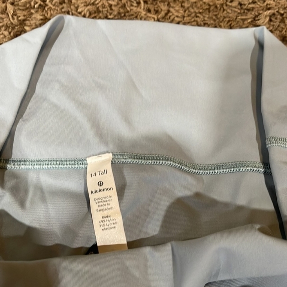 Lululemon 14 tall leggings great condition(#20) - Picture 3 of 3